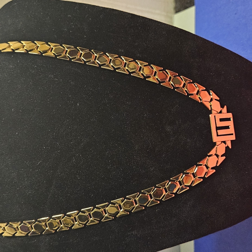 Elegant Gold Necklace